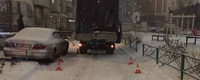 В Новосибирске во дворе дома под колёса «ГАЗели» попал трёхлетний мальчик - runews24.ru - Новосибирск - район Ленинский, Новосибирск