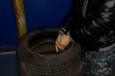 В Новосибирске 23-летний сотрудник ГУФСИН пытался торговать наркотиками в колонии - novos.mk.ru - Россия - Новосибирск - Новосибирская обл.