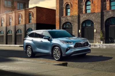 Открыт прием заказов на Toyota Highlander 2022 года с функциями Connected Services - autostat.ru - Россия