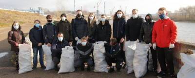 Иван Носков - Более 100 дзержинцев вышли на субботник в нижней части Окской набережной - runews24.ru - Дзержинск