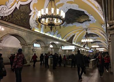 Свыше 70 процентов станций метро Москвы оборудуют аудионавигацией к 2023 году - vm.ru - Москва