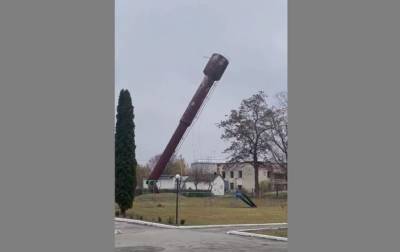 В Тернопольской области упала водонапорная башня - korrespondent.net - Украина - Тернопольская обл.