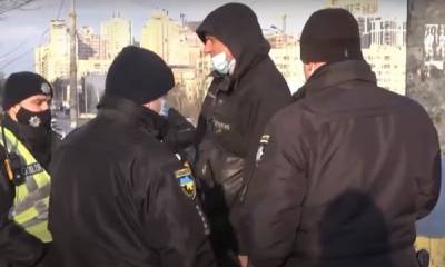 В Киеве неадекват начал палить из пистолета посреди улицы: "вел себя агрессивно и..." - politeka.net - Украина - Киев - Киевская обл.