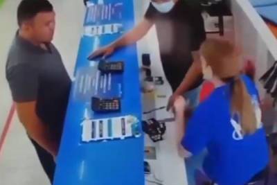В Киргизии напавшего на женщину из-за русского языка отпустили на волю - lenta.ru - Киргизия - Бишкек
