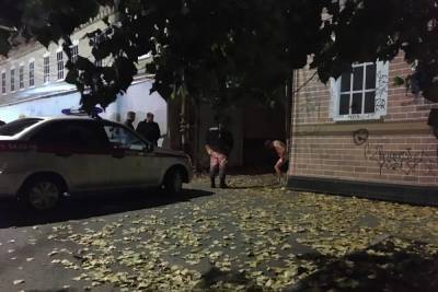 Возле редакции МК в Саратове ножом ударили обнаженного человека - saratov.mk.ru - Саратов - район Волжский, Саратов