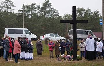 Гомельскія католікі маліліся на месцы расстрэлаў ахвяр сталінскіх рэпрэсій - charter97.org - Белоруссия - Гомель