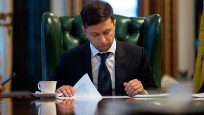 Владимир Зеленский - Александр Новиков - Зеленский ветировал закон о госфинансировании партий - bin.ua - Украина