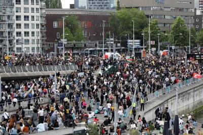 Полиция ранила двух человек в ходе акции противников локдауна в Роттердаме - trend.az - Голландия