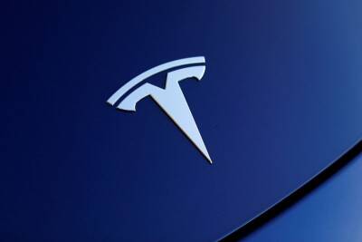 Илон Маск - Водители Tesla не смогли разблокировать свои авто из-за серверного сбоя - trend.az - Интерфакс