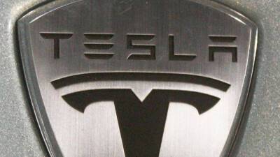 Илон Маск - Владельцы Tesla пожаловались на сбой связи со своими машинами - mir24.tv - Южная Корея - Израиль - Twitter