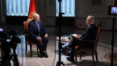 Александр Лукашенко - "Вполне возможно": Лукашенко в интервью Би-би-си признал, что мигрантам помогали перейти - newsland.com - США - Белоруссия - Польша