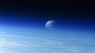 Петр Дубров - Роскосмос опубликовал видео самого долгого за последние 500 лет лунного затмения - 5-tv.ru - Россия