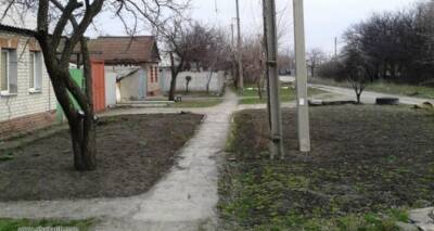 На востоке Луганска обнаружили у жилого дома зажигательную мину-гранату. ФОТО - cxid.info - Луганск