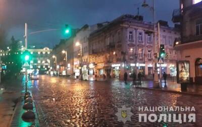 Водитель маршрутки сбил двух женщин в центре Львова, одна погибла - korrespondent.net - Украина - Львов