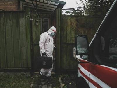 Главврач Мостепан: Бывает, приезжает пациент, более-менее дышит, активный. Обследуют легкие – а там 80% поражения. То есть, день-два – и он рухнет - gordonua.com - Украина
