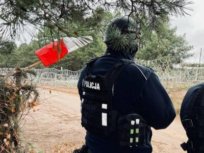 Мигранты при поддержке белорусских военных вновь пытались прорвать границу Польши – польская полиция - gordonua.com - Украина - Белоруссия - Польша