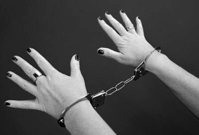 В Мурманске задержали женщину, обманом выманившую около 650 тысяч долларов у петербуржца - online47.ru - Россия - США - Ленинградская обл. - Мурманск - Петербурга