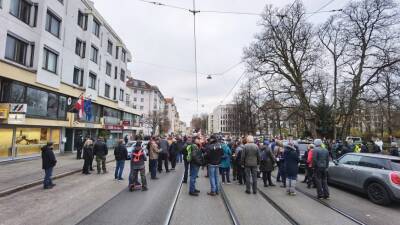 Александер Шалленберг - 35 тысяч человек в Вене вышли на демонстрацию против COVID-ограничений - mir24.tv - Австрия - Германия - Вена