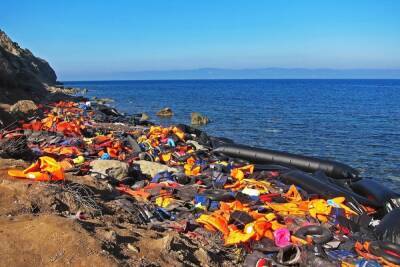 Муаммар Каддафи - У берегов Ливии погибли 75 направлявшихся в Европу на лодке мигрантов - mk.ru - Ливия