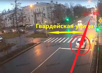Полицейские в Петербурге чуть не сбили пешеходов, спеша спасти детей от отца-агрессора - province.ru - Ленинградская обл. - Санкт-Петербург