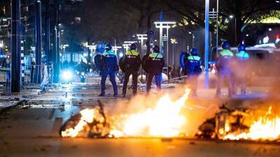 Три человека получили огнестрельные ранения в ходе протестов в Роттердаме - iz.ru - Израиль - Голландия