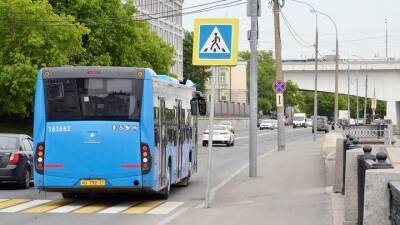 По факту возгорания автобуса в центре Москвы начата служебная проверка - vm.ru - Москва