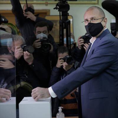 Румен Радев - Анастас Герджиков - Второй тур выборов президента начался в Болгарии - radiomayak.ru - Москва - Болгария - София