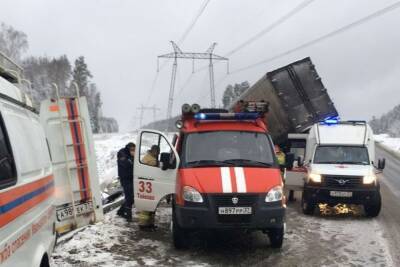 В Ивановской области фура смяла легковушку и улетела в кювет - mkivanovo.ru - Иваново - Ивановская обл.