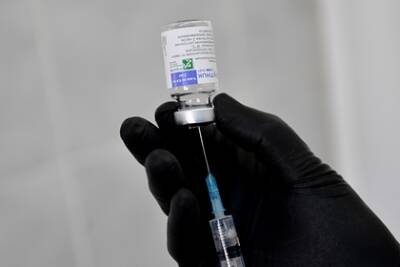 Татьяна Голикова - Михаил Костинов - Число вакцинированных россиян превысило 50-процентный порог - lenta.ru - Москва - Россия - Санкт-Петербург - Московская обл. - Белгородская обл. - Мурманская обл.
