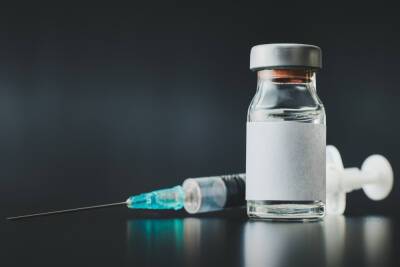 Дмитрий Лисовец - Более 35 тысяч петербуржцев вакцинировались за сутки - spb.mk.ru - Санкт-Петербург
