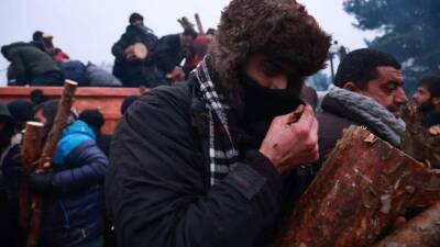 Около 100 мигрантов госпитализировали в Белоруссии - iz.ru - Израиль - Белоруссия - Польша