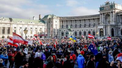 Александр Шалленберг - В Вене прошел многотысячный митинг противников локдауна и обязательной вакцинации - germania.one - Австрия - Германия - Голландия - Вена