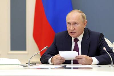 Владимир Путин - Денис Логунов - Путин приготовился участвовать в испытаниях назальной вакцины от COVID-19 - lenta.ru - Россия