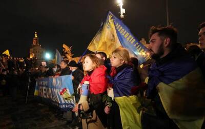 В Киеве митингующие пытаются попасть к ОП - korrespondent.net - Украина - Киев