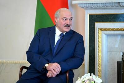 Александр Лукашенко - Лукашенко сравнили с «туроператором без лицензии» из-за ситуации с мигрантами - lenta.ru - Белоруссия - Польша - Литва - Минск - Латвия