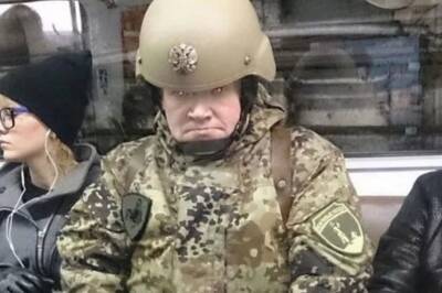 Снимок военного из петербургского метро рассмешил пользователей Reddit - neva.today - США - Санкт-Петербург - Черногория
