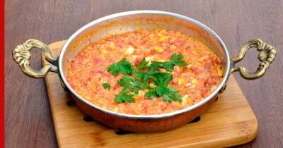 30 минут на кухне: турецкий омлет с помидорами "Менемен" - profile.ru