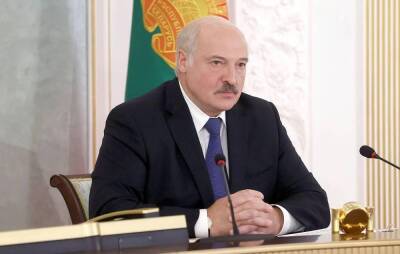 Александр Лукашенко - Лукашенко заявил, что будет жестко действовать против финансируемой Западом оппозиции - obzor.lt - Белоруссия - Минск