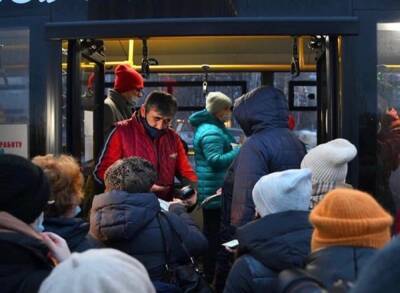 В Татарстане взлетели цены на такси после введения QR-кодов в общественном транспорте - znak.com - респ. Татарстан - Казань