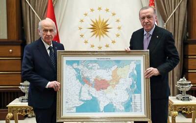 Тайип Эрдоган - Девлет Бахчели - Кремль прокомментировал карту в руках Эрдогана с претензией на территорию РФ - topcor.ru - Россия - Китай - Армения - Турция - Монголия - Туркмения - Азербайджан