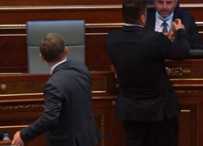 Альбин Курти - Сербский сок «парламенте» Косово спровоцировал скандал - politnavigator.net - Сербия - Косово
