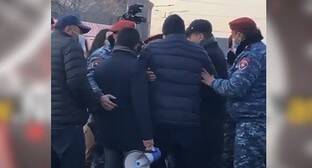 Участники уличных протестов задержаны в Ереване - kavkaz-uzel.eu - Россия - Армения - Азербайджан - Ереван