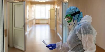 Еще 14 новосибирцев с COVID-19 скончались за сутки от возникших осложнений - runews24.ru - Новосибирская обл.