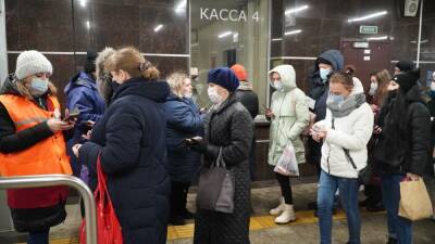 В Казани из транспорта высадили более 500 человек без QR-кодов - svoboda.org - респ. Татарстан - Казань