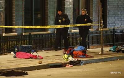 Пять человек погибли, более 40 пострадали после наезда машины на толпу в США - newsland.com - США - USA - штат Висконсин - Уокешо