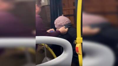 «Буду есть лапшу на твоих похоронах». В Воронеже маршрутчик напал на пассажирку без маски - vestivrn.ru - Воронеж