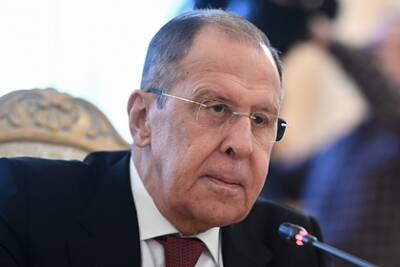 Сергей Лавров - Лавров назвал упрямством отказ Берлина и Парижа поддерживать Минские соглашения - lenta.ru - Россия - Украина - Киев - Англия - Германия - Франция - Париж - Берлин