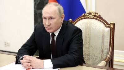 Владимир Путин - Дмитрий Песков - «Только что проводил встречу»: Песков рассказал о самочувствии Путина после ревакцинации - russian.rt.com - Россия