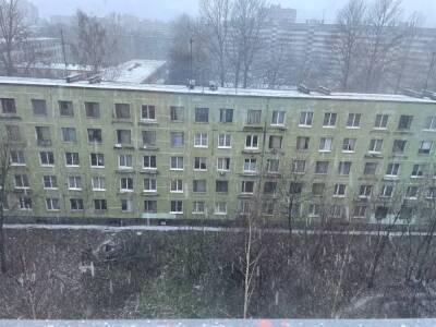 На юг Петербурга обрушилась снежная метель, на севере светит солнце - neva.today - Санкт-Петербург