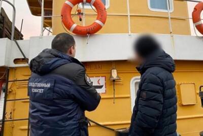 На российского капитана завели дело за слив с судна топлива на 104 тысячи рублей - lenta.ru - Россия - Саратовская обл.